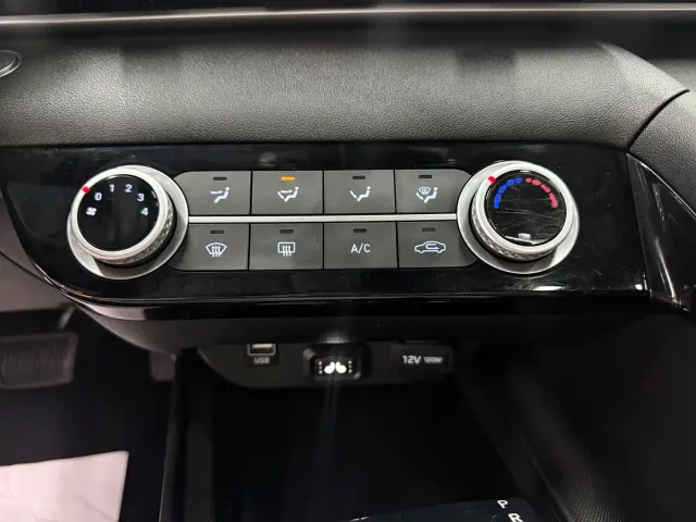 Hyundai Elantra — Фото автомобиля 12