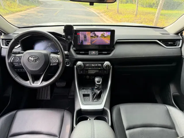 Toyota RAV4 — Фото автомобиля 5