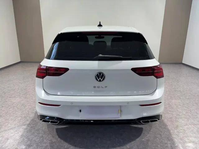 Volkswagen Golf — Фото автомобиля 4