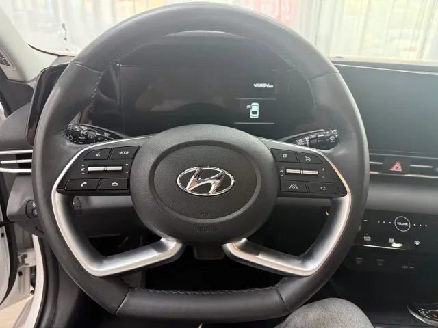 Hyundai Elantra — Фото автомобиля 11