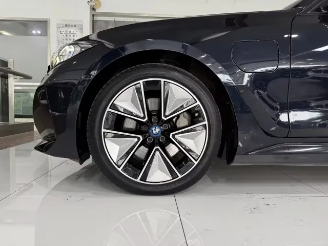 BMW i3 — Фото автомобиля 7