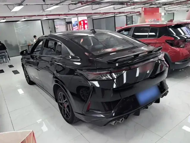 Dongfeng Yixuan — Фото автомобиля 4