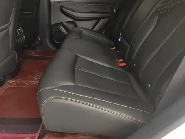 Roewe RX5 — Фото автомобиля 16