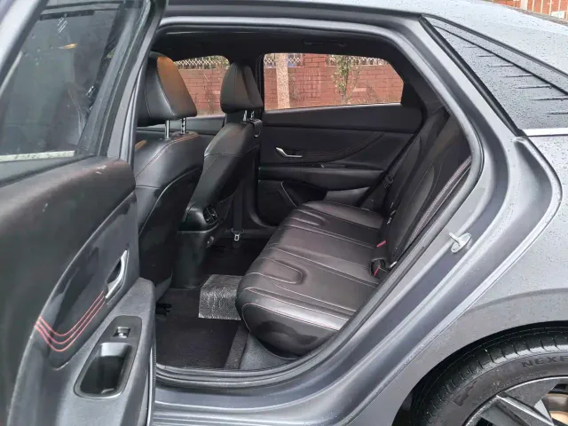 Hyundai Elantra — Фото автомобиля 8