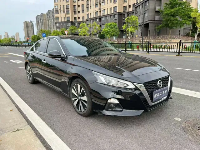 Nissan Teana — Фото автомобиля 3