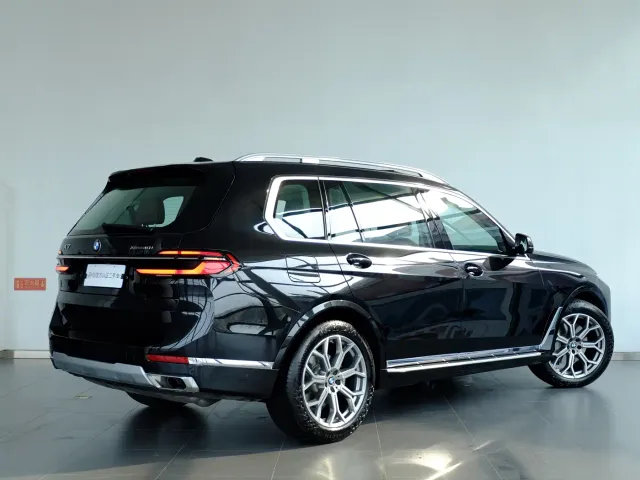 BMW X7 — Фото автомобиля 4