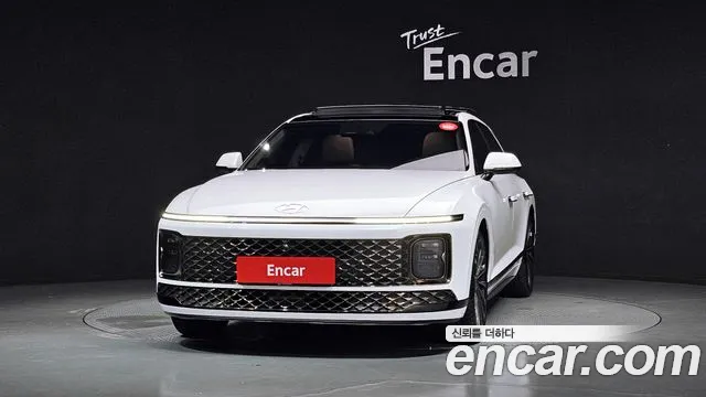 Hyundai Grandeur Grandeur (GN7) 2.5 Бензин 2WD — Фото автомобиля 3