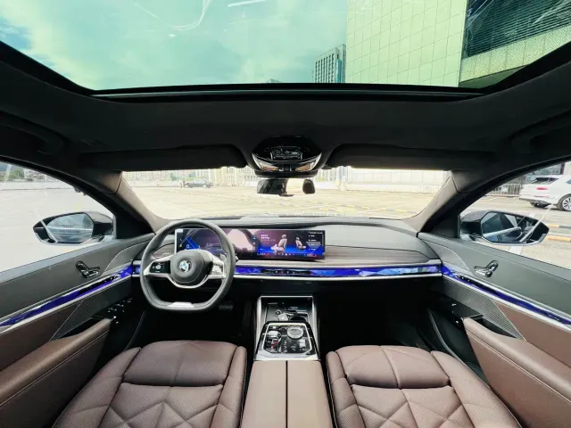 BMW 7 Series — Фото автомобиля 8