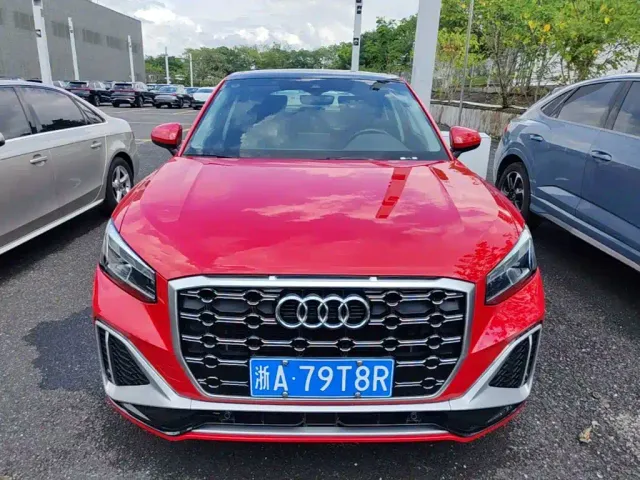 Audi Q2L — Фото автомобиля 4