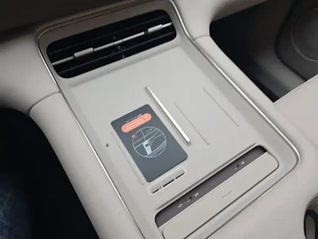 IM Motors LS6 — Фото автомобиля 12