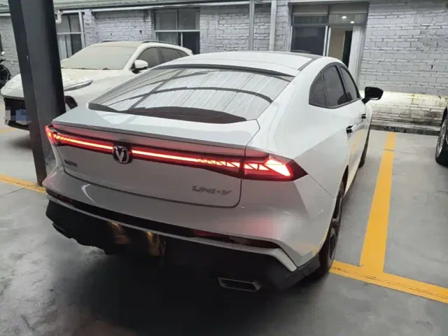 Changan UNI-V — Фото автомобиля 6