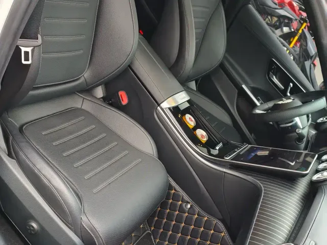 Mercedes-Benz C-Class — Фото автомобиля 9