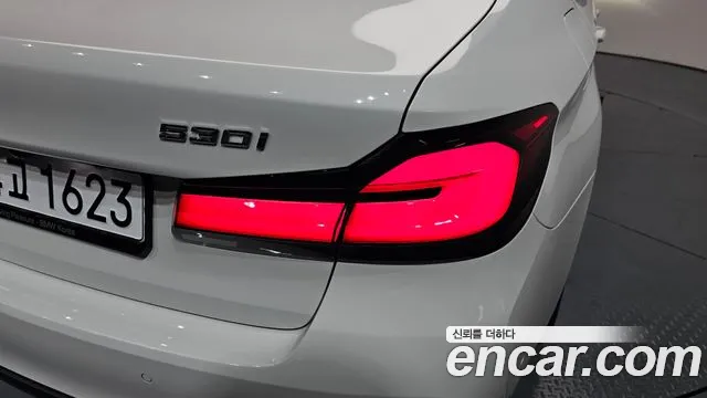 BMW 5-Series — Фото автомобиля 21