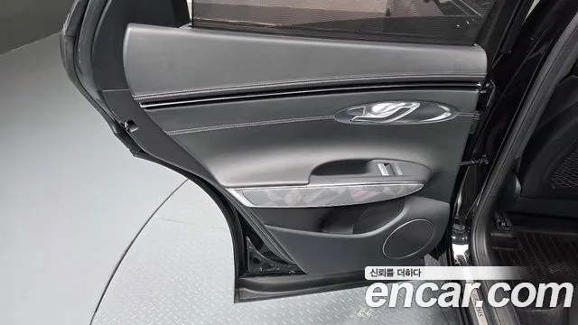 Genesis GV70 2.5T Бензин 2WD — Фото автомобиля 20