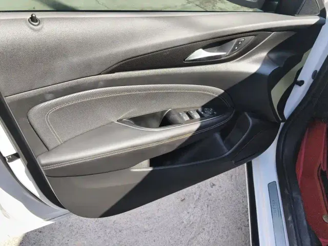 Buick Regal — Фото автомобиля 7