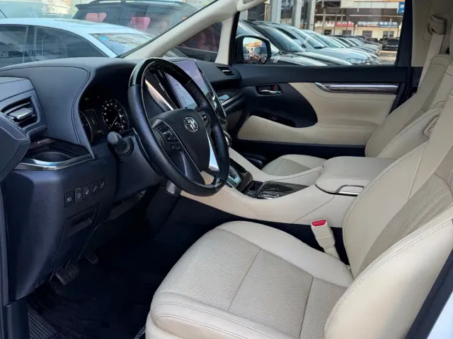 Toyota Vellfire — Фото автомобиля 3