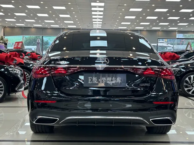 Mercedes-Benz E-Class — Фото автомобиля 15