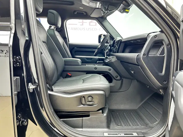 Land Rover Defender — Фото автомобиля 22