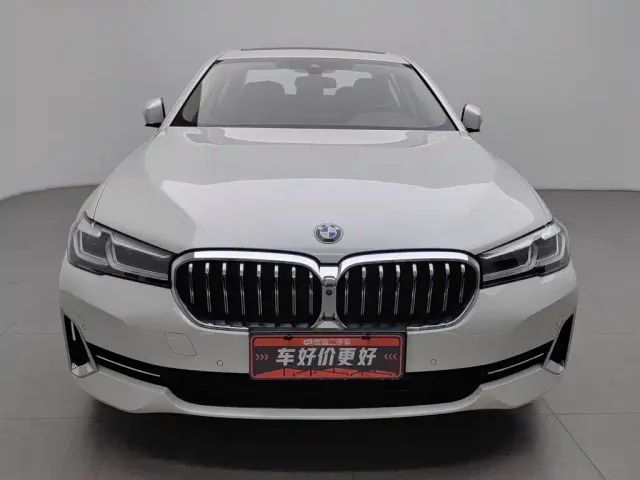 BMW 5 Series — Фото автомобиля 3
