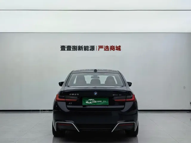 BMW i3 — Фото автомобиля 9
