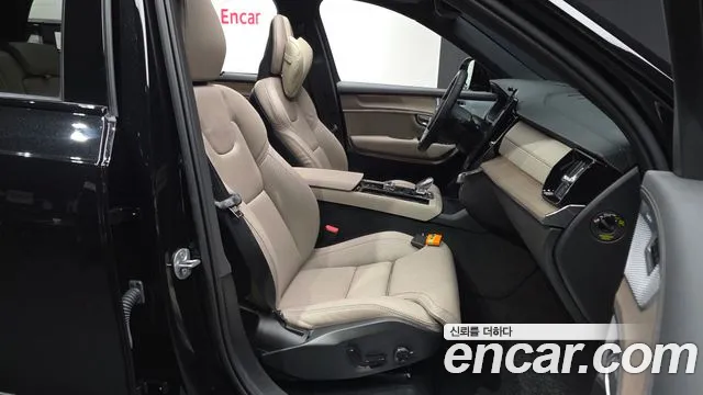 Volvo XC90 — Фото автомобиля 17