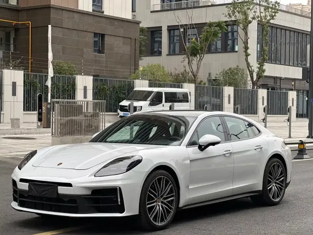 Фотография автомобиля — Porsche Panamera