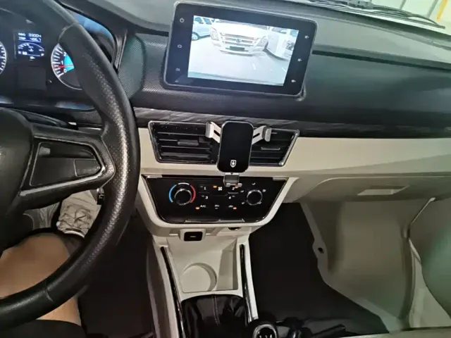 Jinbei New Hiace X30L — Фото автомобиля 12