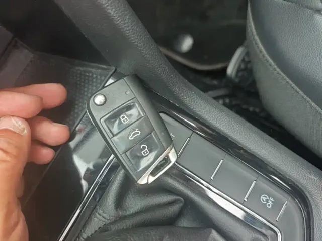 Volkswagen Tharu — Фото автомобиля 8