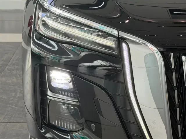 Hongqi H5 — Фото автомобиля 15