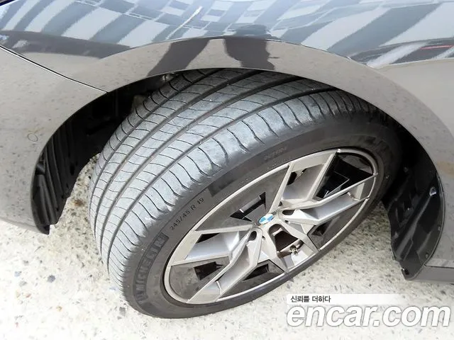 BMW 5-Series — Фото автомобиля 19