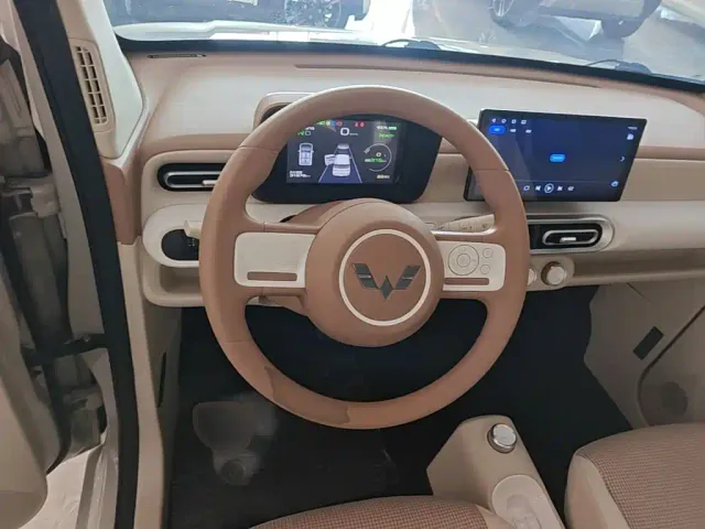 Wuling Hongguang Mini EV — Фото автомобиля 10