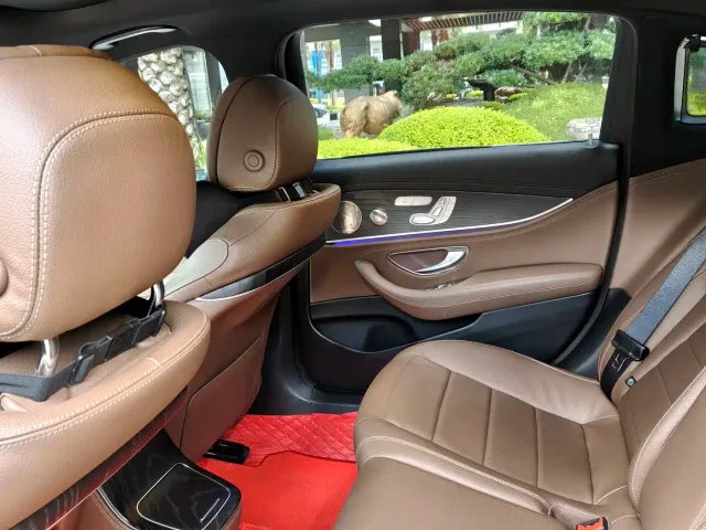 Mercedes-Benz E-Class — Фото автомобиля 10