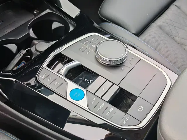 BMW iX3 — Фото автомобиля 28