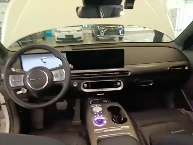 Genesis GV60 — Фото автомобиля 13