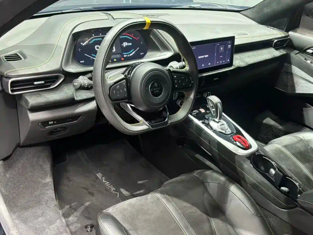 Lotus Emira — Фото автомобиля 6
