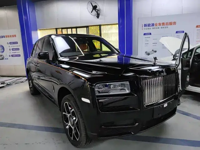 Rolls-Royce Cullinan — Фото автомобиля 3