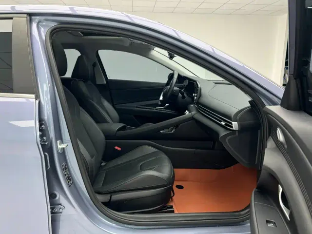 Hyundai Elantra — Фото автомобиля 13