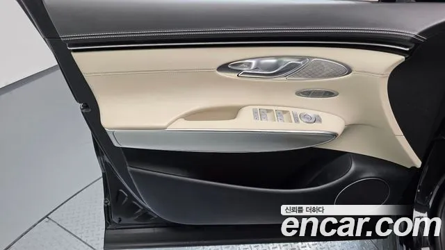 Genesis GV70 — Фото автомобиля 13