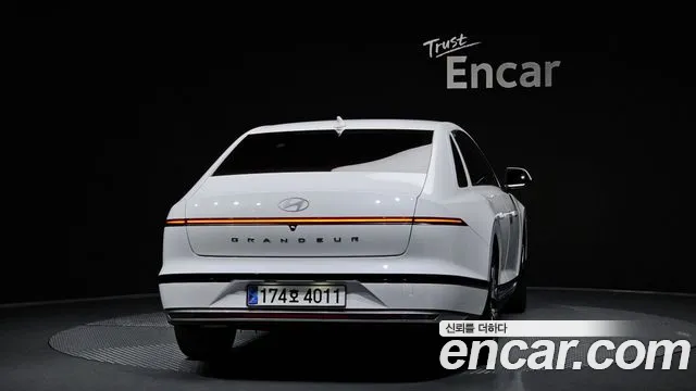 Hyundai Grandeur Grandeur (GN7) 2.5 Бензин 2WD — Фото автомобиля 3