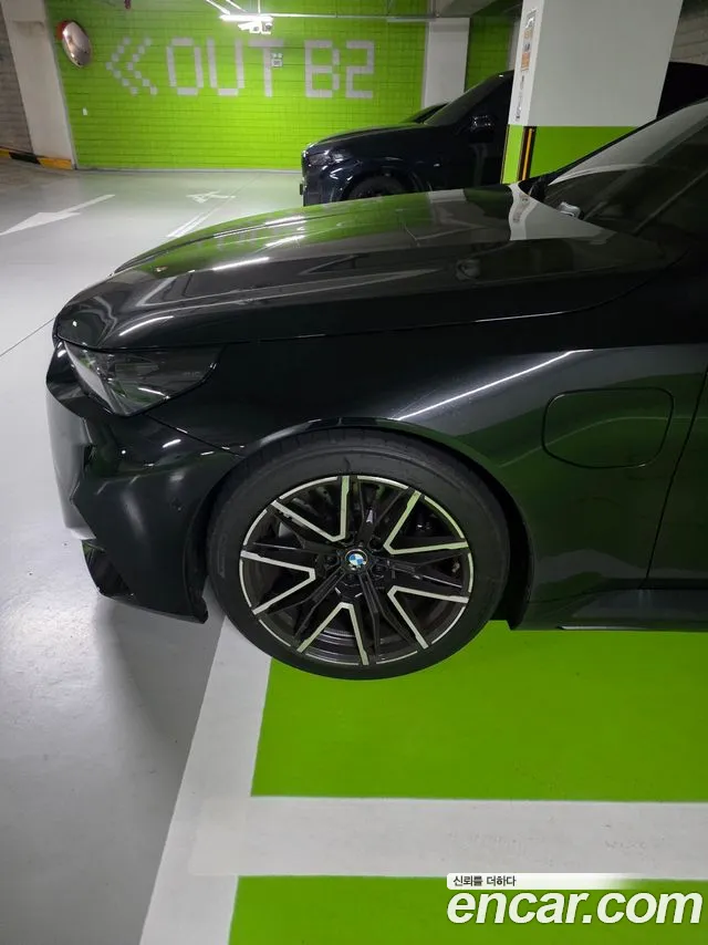 BMW M5 G90 — Фото автомобиля 7