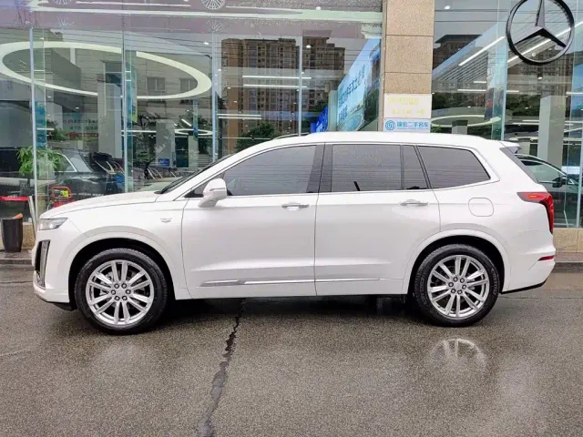 Cadillac XT6 — Фото автомобиля 3