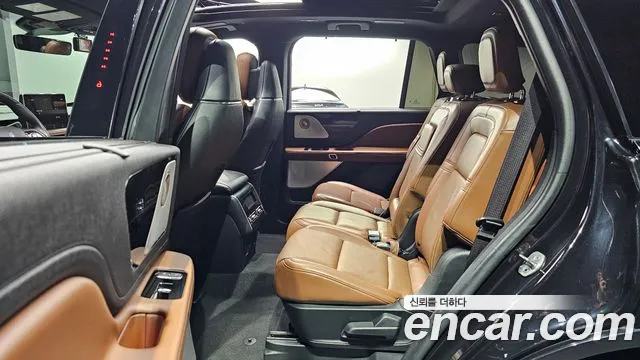 Lincoln Aviator Aviator 2 поколение 3.0 Reserve Jet Package AWD — Фото автомобиля 11