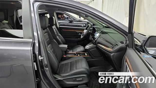 Honda CR-V CR-V 5-е поколение 2.0 гибрид Touring 4WD — Фото автомобиля 11