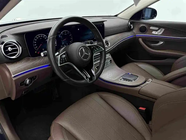 Mercedes-Benz E-Class — Фото автомобиля 15