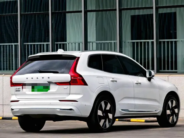 Volvo XC60 — Фото автомобиля 16