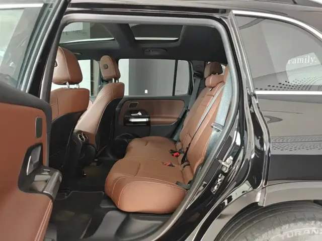 Mercedes-Benz EQB — Фото автомобиля 10