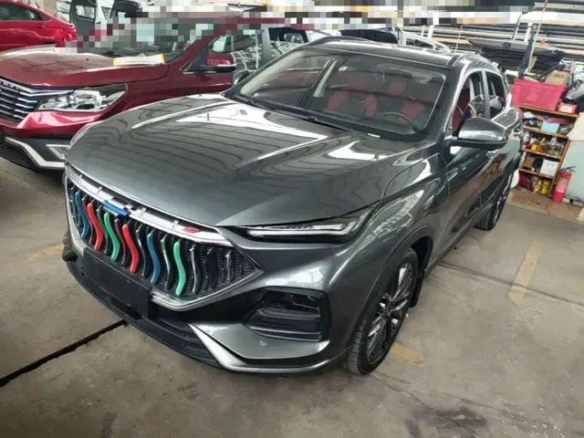 Фотография автомобиля — Changan Oushang X5