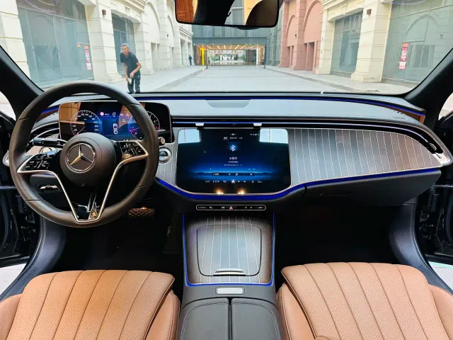 Mercedes-Benz E-Class — Фото автомобиля 8