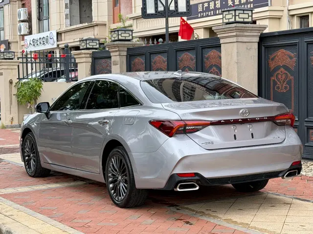 Toyota Avalon — Фото автомобиля 9