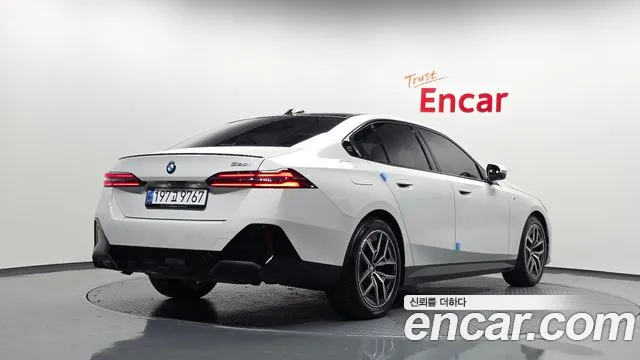 BMW 5 Series G60 — Фото автомобиля 2
